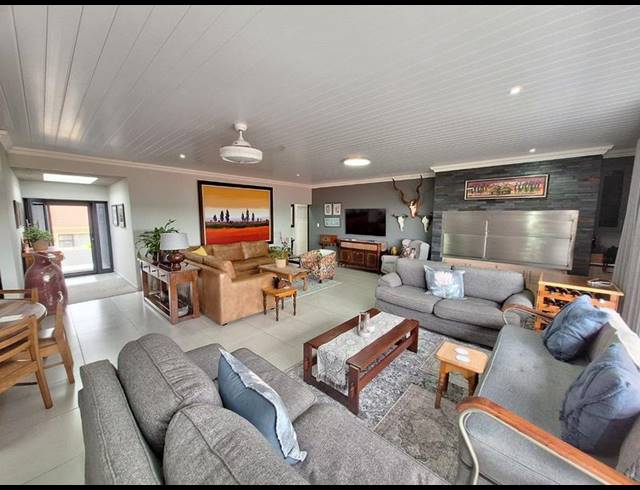 3 BEDROOM HOUSE FOR SALE IN AVONDDANS